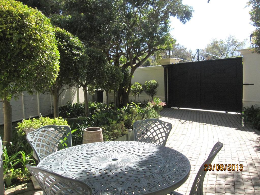 Navona Constantia Guest Cottage Le Cap Extérieur photo